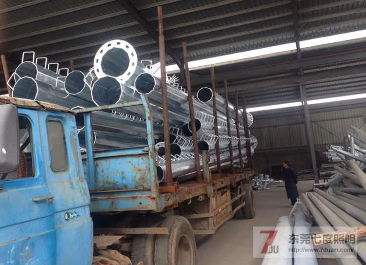 东莞麻豆电影在线观看照明镀锌后麻豆电影网站主杆照片