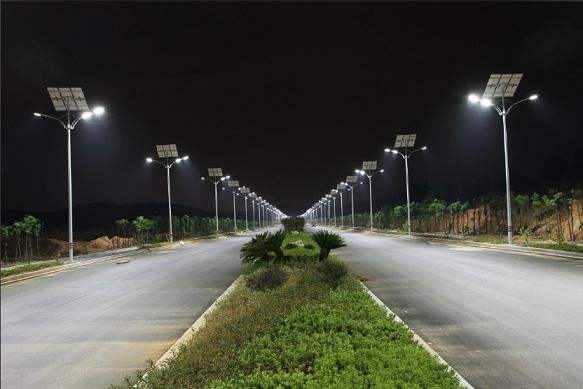 东莞麻豆电影在线观看照明工业园区太阳能路灯安装效果