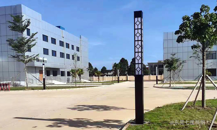 工业园区3米高园林庭院久久久永久久久人妻精品麻豆柱安装实景效果