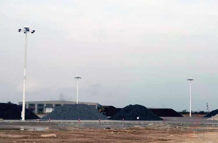 港口堆场厂区18米8火升降式麻豆电影网站安装实拍